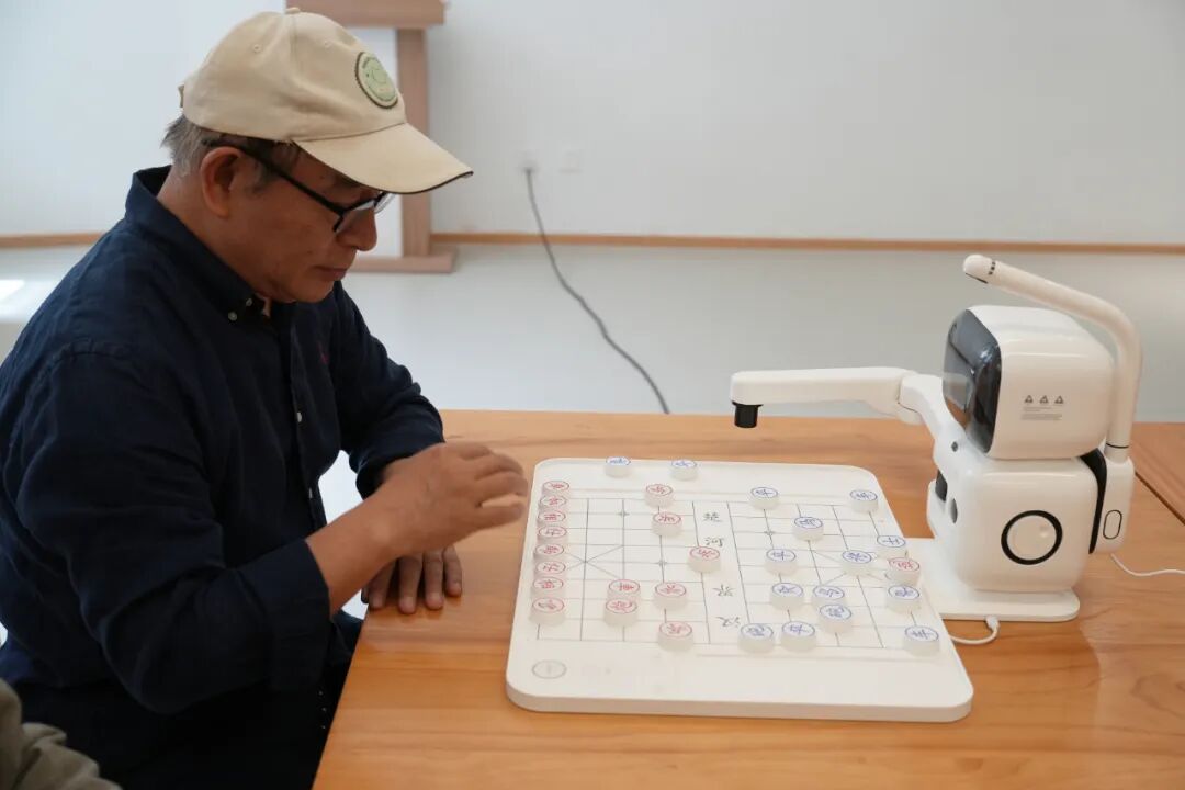 Robots in the Library! The First Smart Reading Space for Seniors Opens in the District
