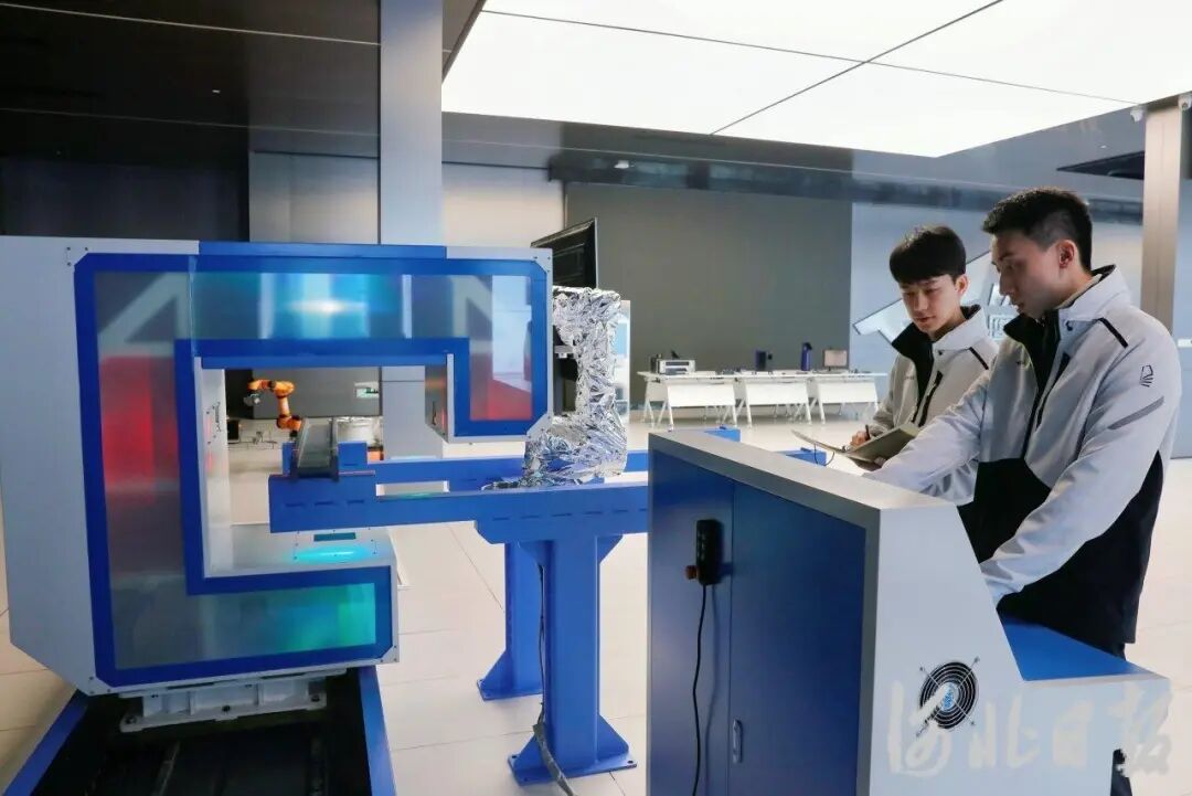 Eagle Eye Sees More Smiles! The 90s Generation in Tangshan Drives Innovation in Robot AI Vision Technology