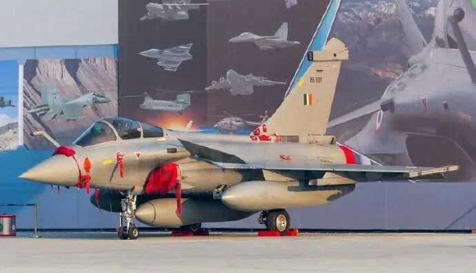 Pakistan Officially Announces: J-10C Shoots Down 5 Indian Aircraft, India Implicitly 'Surrenders'