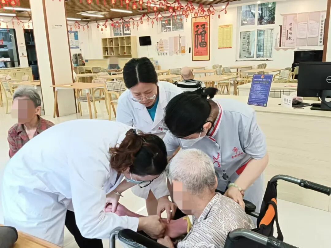Embedded Medical and Elderly Care Services: A Heartwarming Initiative in Gulou