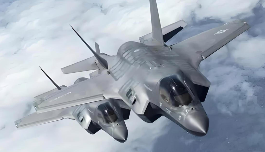 Twin-Engine Medium Thrust + DSI Air Inlet: Is India's Stealth Fighter Secretly Learning from the J-35?