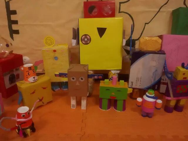 Creative Robot Crafting for Kindergarten: Little Scientists Start with Robots