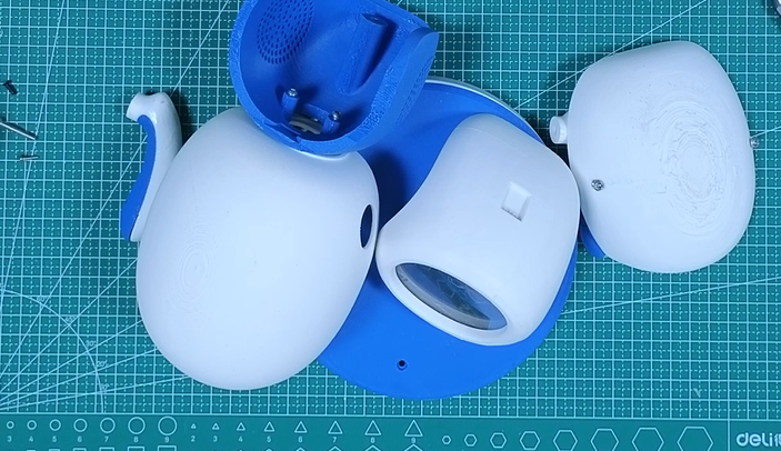 Raspberry Pi Emo Desktop Robot