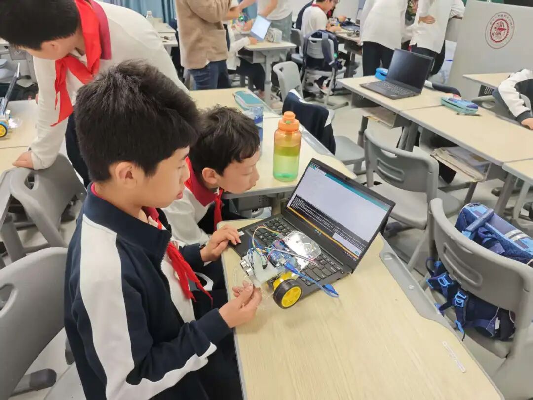 Ultrasonic Obstacle Avoidance Car