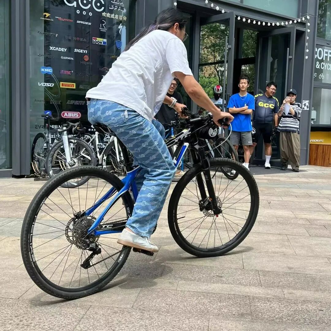 Reverse the Norm! This 'Slow Riding' Competition is Absolutely Captivating