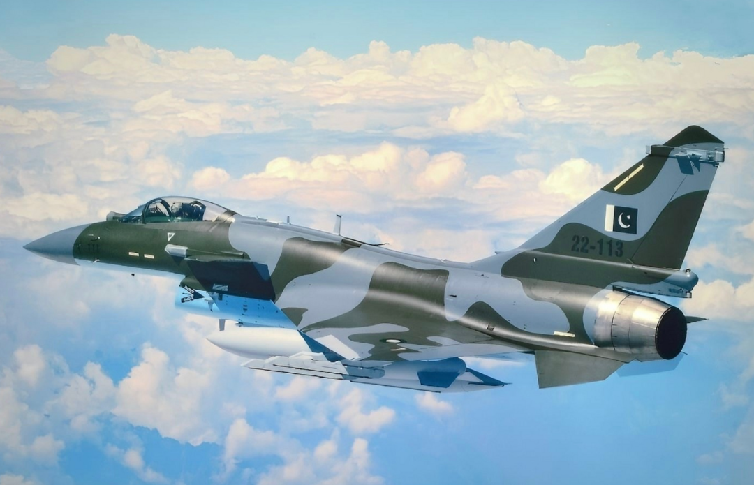 Twin-Engine Medium Thrust + DSI Air Inlet: Is India's Stealth Fighter Secretly Learning from the J-35?