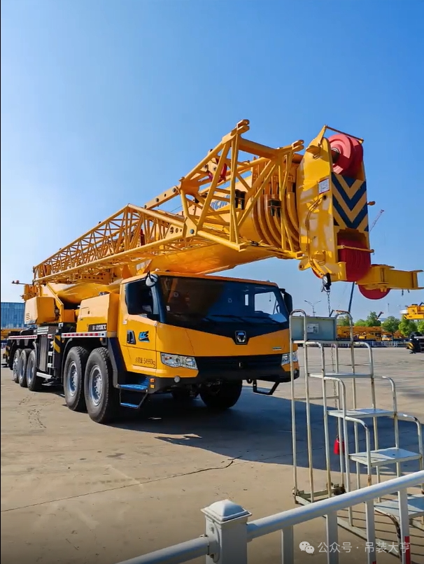 XCMG QY130K7C Crane: 76-Meter Main Boom and 40-Ton Counterweight