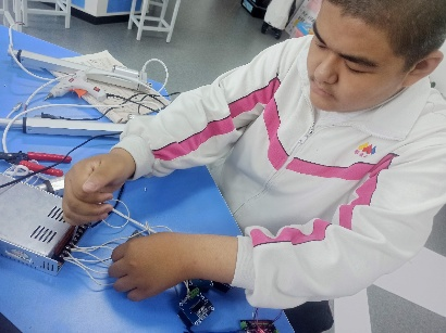 Cultivating Young Makers: The 'Smart Medical Care Bed' by Students from Beijing's Miyun District No. 2 High School