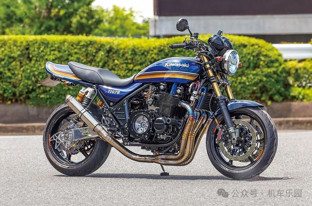 The Majestic Beast: Kawasaki Zephyr 1100RS