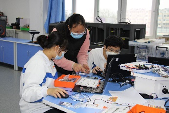Cultivating Young Makers: The 'Smart Medical Care Bed' by Students from Beijing's Miyun District No. 2 High School
