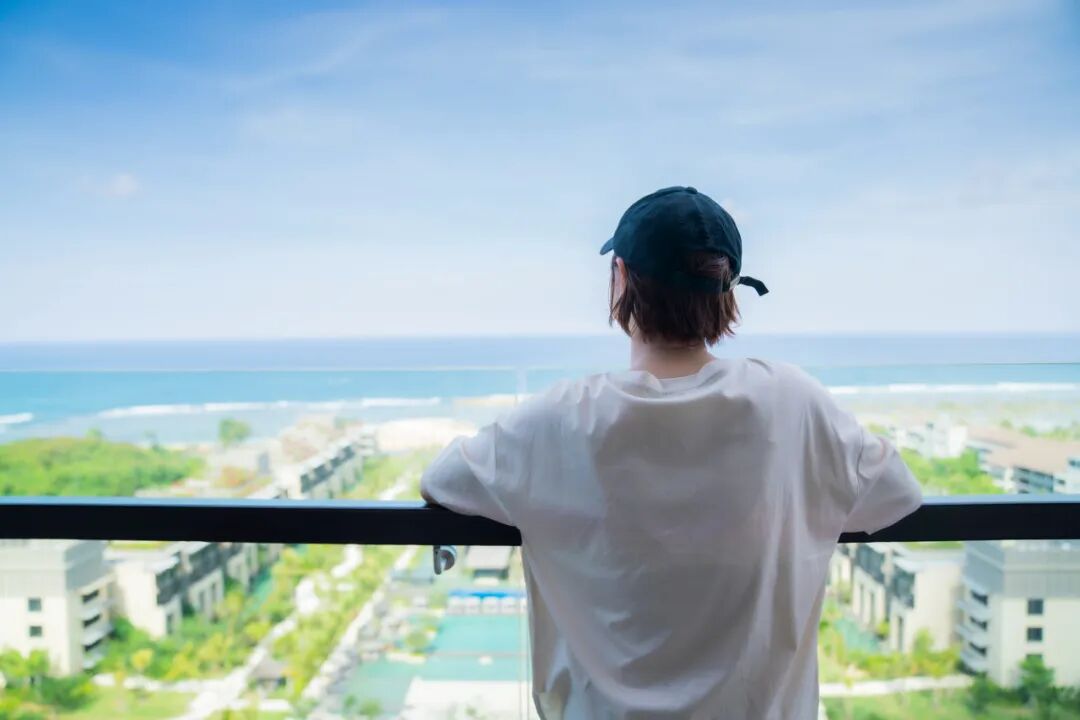 Are OLED Screens More Straining on the Eyes than LCD Screens?