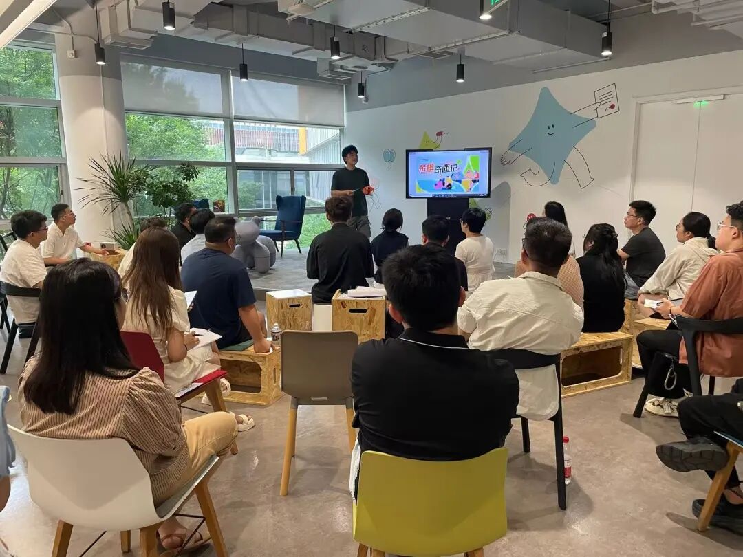 Chengbu: A Youth Team Develops an AI Desktop Humanoid Robot