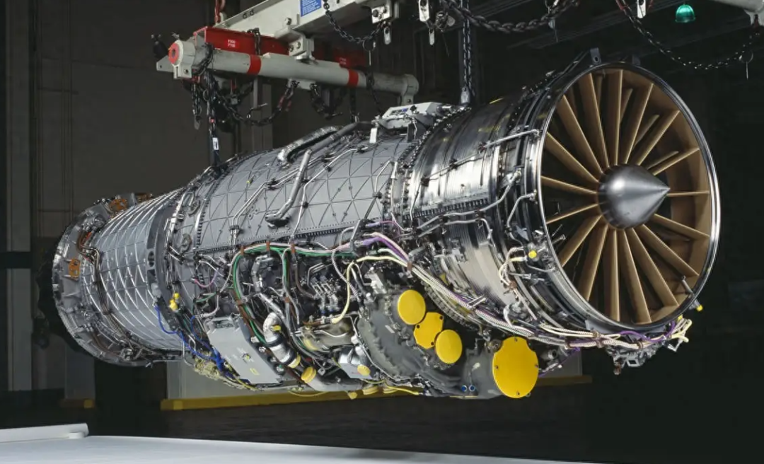 Twin-Engine Medium Thrust + DSI Air Inlet: Is India's Stealth Fighter Secretly Learning from the J-35?