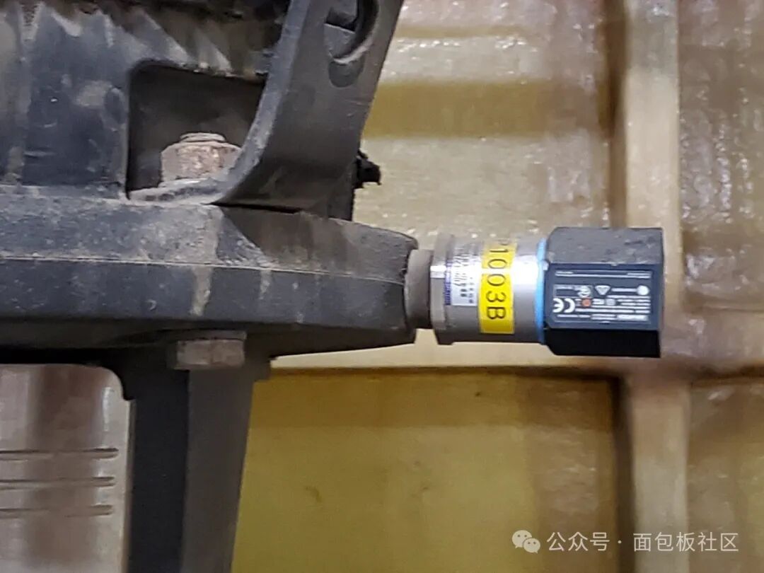 Dissecting the Advantech Vibration Sensor Worth Over 3000: An Inside Look at Its Structure and Chip Solutions