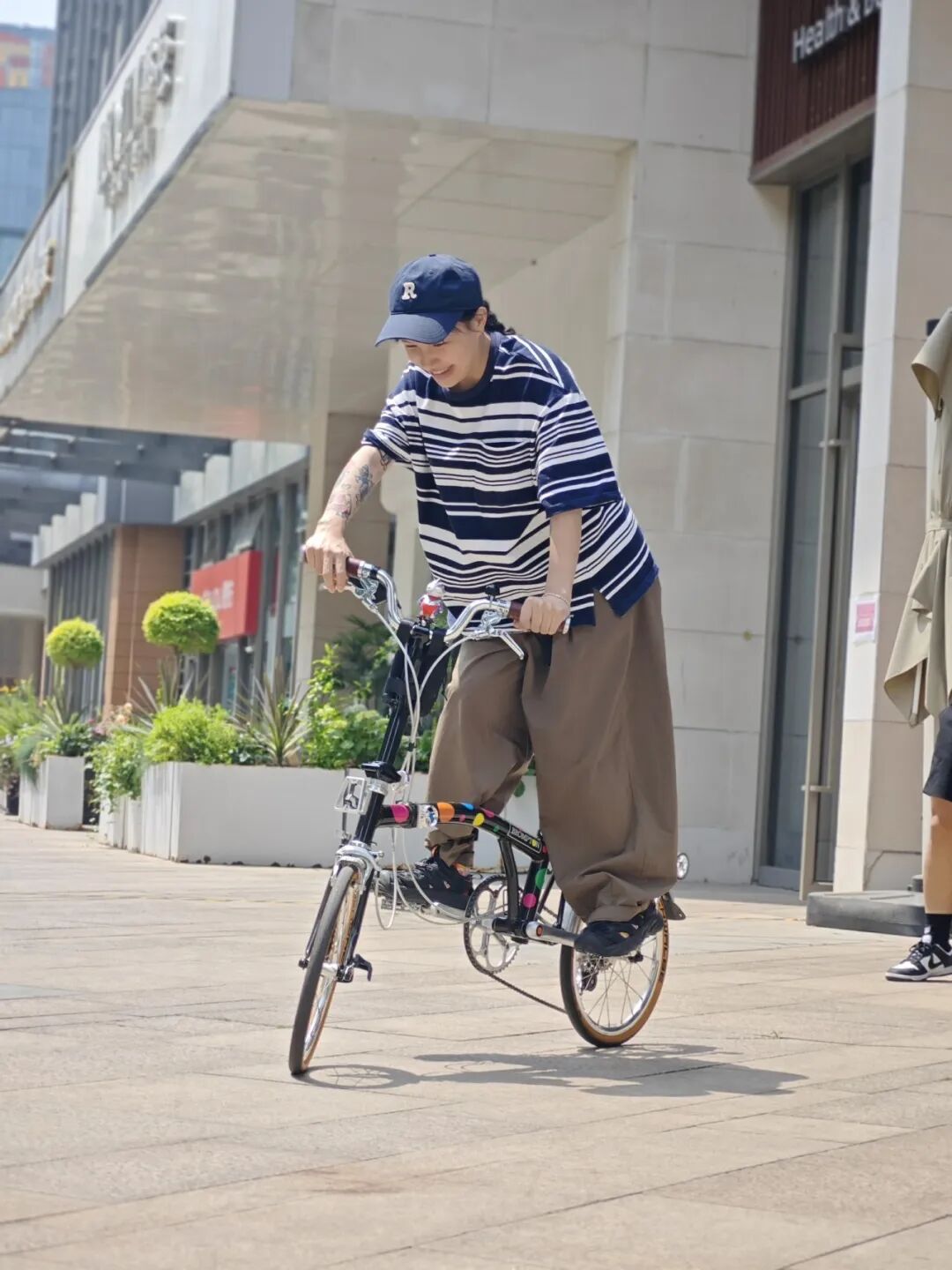 Reverse the Norm! This 'Slow Riding' Competition is Absolutely Captivating