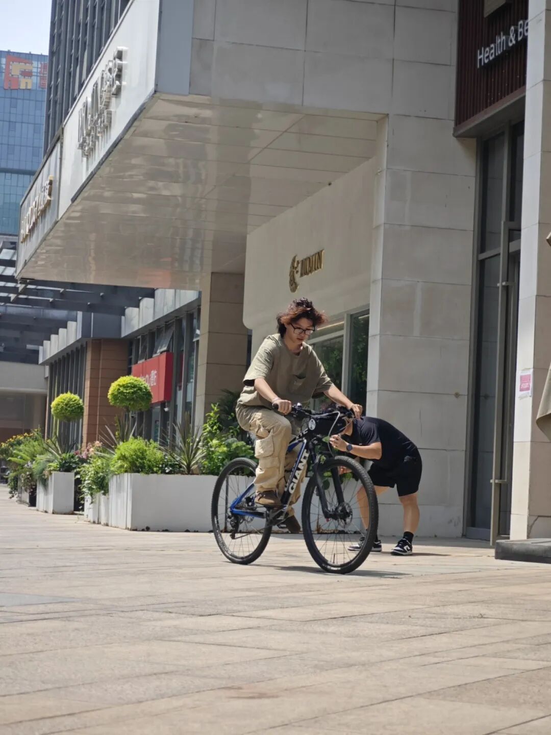 Reverse the Norm! This 'Slow Riding' Competition is Absolutely Captivating