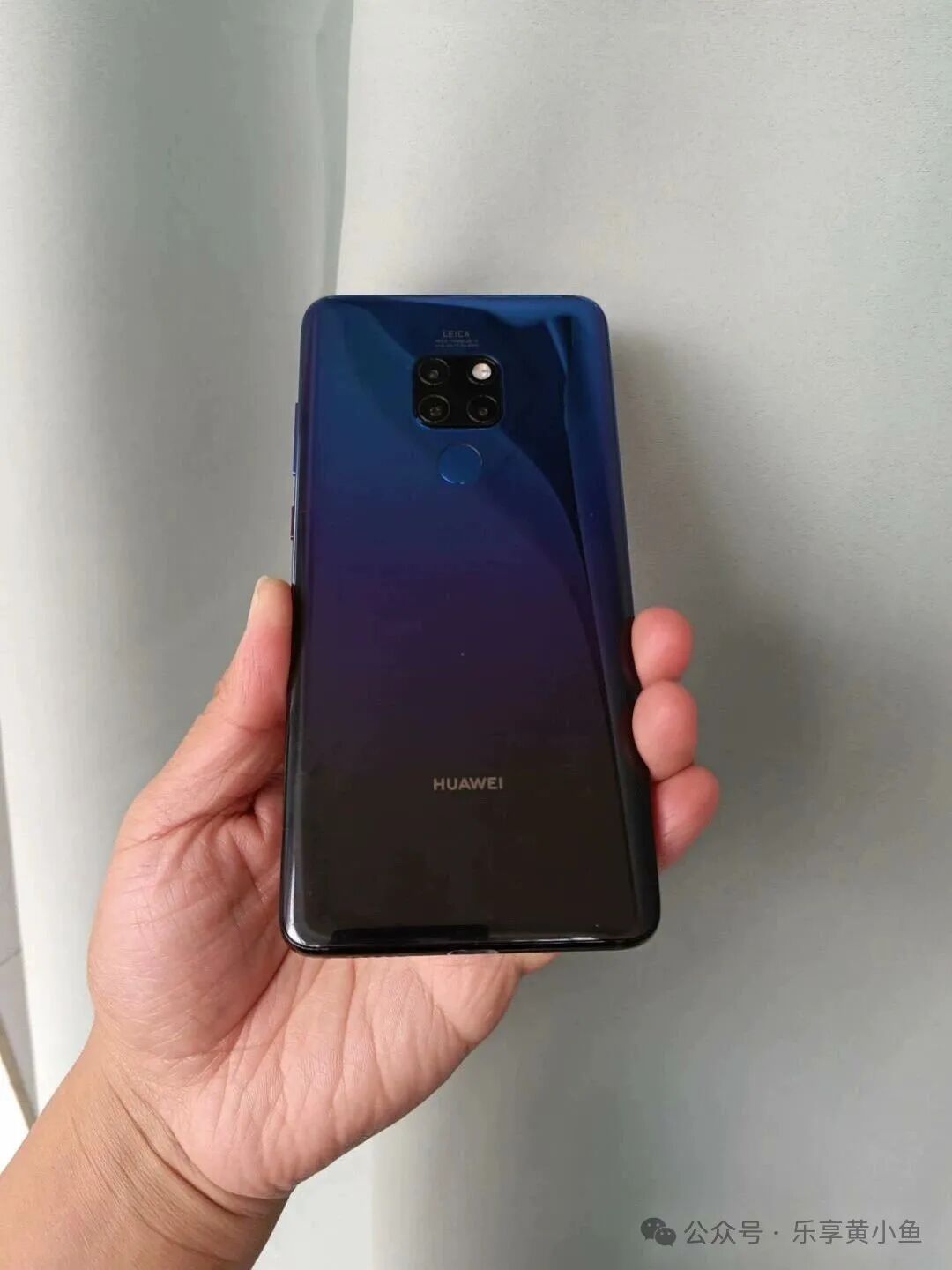 Huawei's Game-Changer from 7 Years Ago: LCD Screen, Kirin 980, HarmonyOS 4.0, Leica Triple Camera, Average Price Only Over 200 Yuan