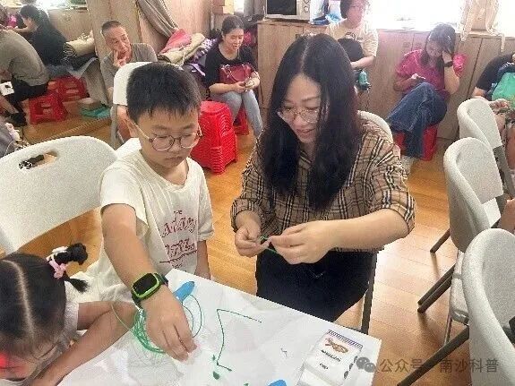 Can a 3D Printing Pen Grow Crops? Unlocking a New Way of "Plowing with One Hand and Creating with the Other"