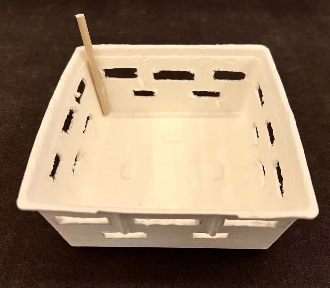 Innovative Green Solutions from Students: Clean Energy Clothing and Water-Saving Cultivation Systems