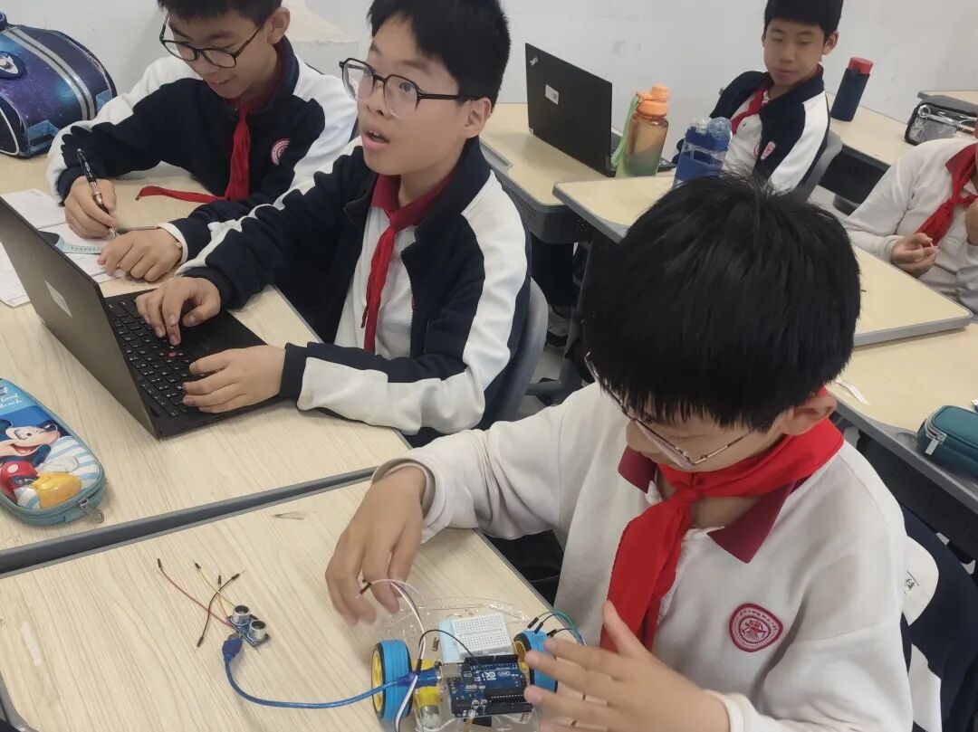 Ultrasonic Obstacle Avoidance Car