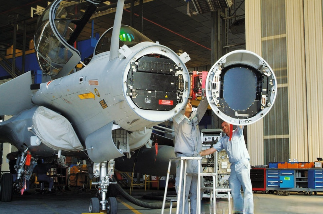 Twin-Engine Medium Thrust + DSI Air Inlet: Is India's Stealth Fighter Secretly Learning from the J-35?