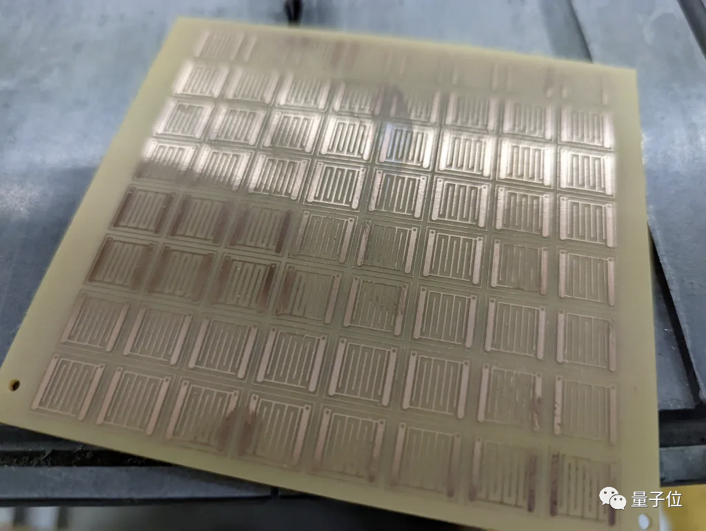 Using Arduino as a Controller to Control Facial Expressions with a Game Controller: A Japanese Guy's "Self-Torture Device" Goes Viral!