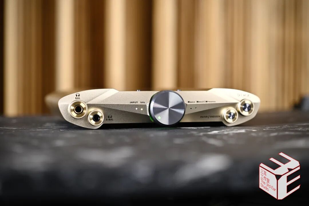 Strange yet 'Unique': Portable High-Performance DAC/Headphone Amplifier iFi Valkyrie