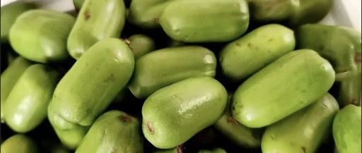 A Fruit That Looks Like Both Jujube and Cucumber, with Vitamin C Content Six Times Higher Than Oranges! This Northern Fruit is in Season and Many Haven't Seen It!