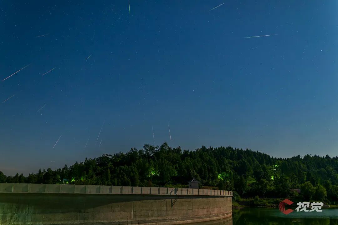 C Vision: The Most Beautiful 'Cloud-Piercing Arrow' - C Vision Photographers Capture the Perseid Meteor Shower Across Multiple Locations