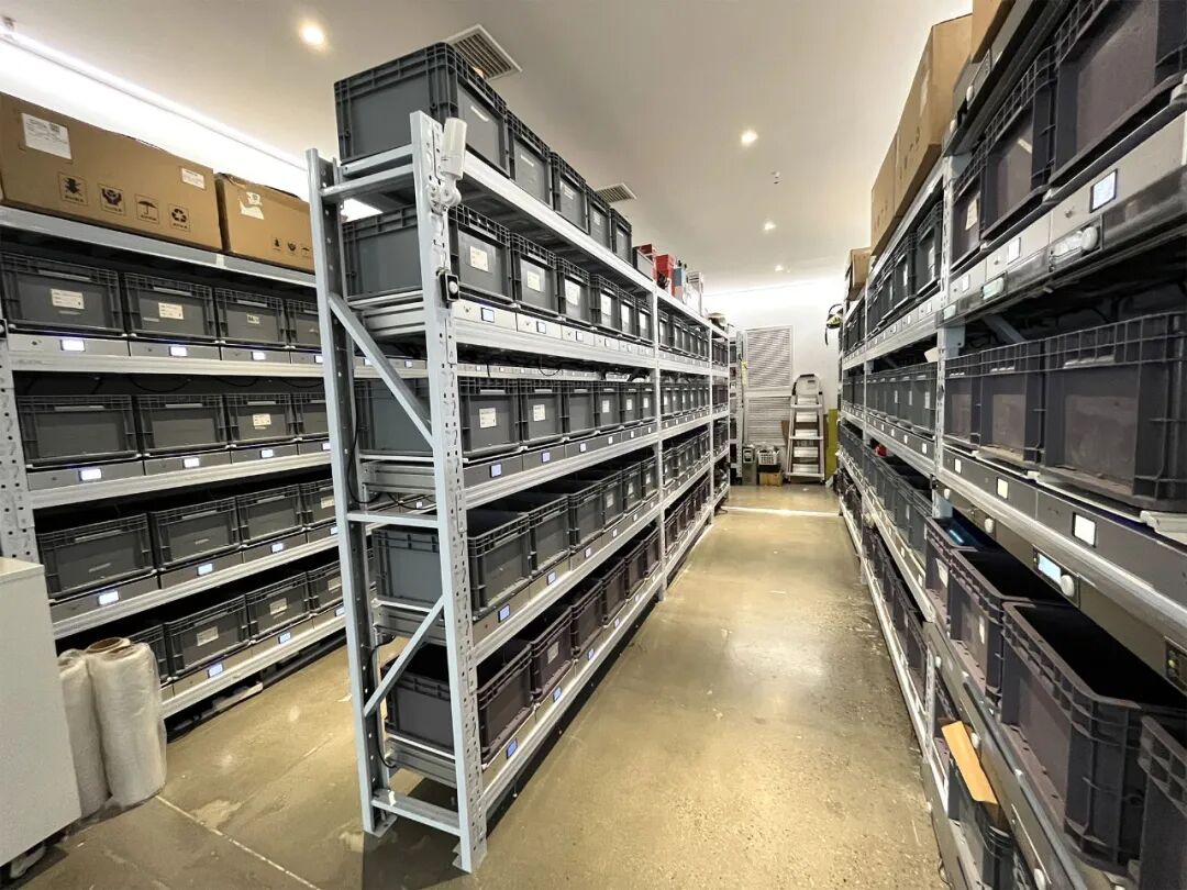 Analysis of Smart Shelf Technology Based on IoT and Sensor Fusion