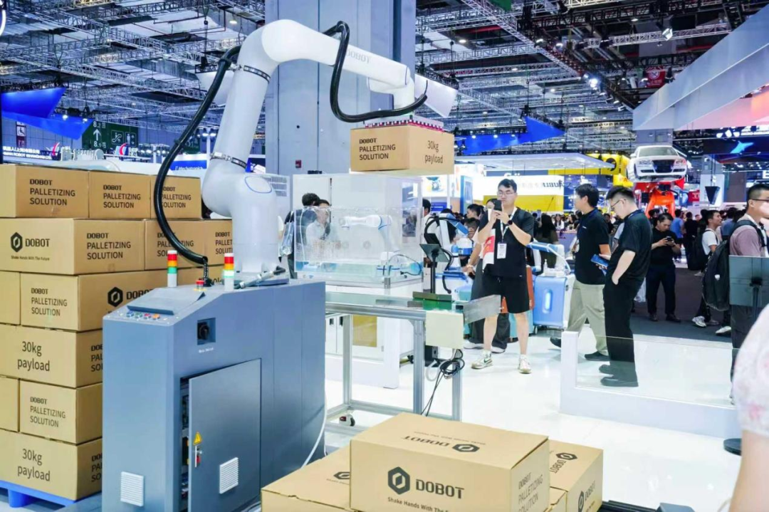 From Robotic Arms to Humanoid Robots: How Yujian Constructs a Leading Embodied Intelligence Infrastructure with a Multi-Modal Full-Stack Product Line
