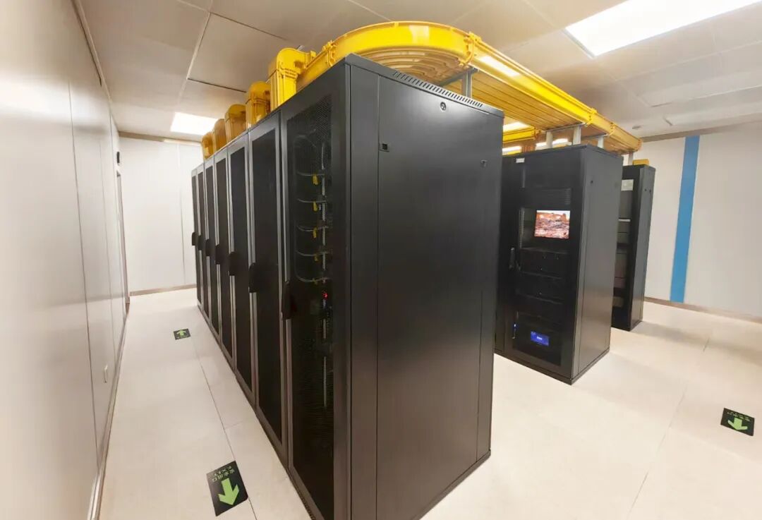 Focusing on Server Improvement: Driving Cost Reduction and Efficiency through Virtualization Technology