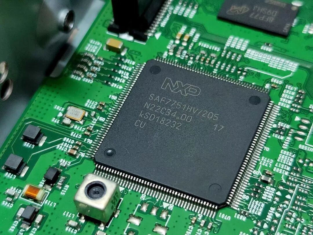 Modern IX35 In-Car Radio Based on NXP SAF7751 DSP Chip