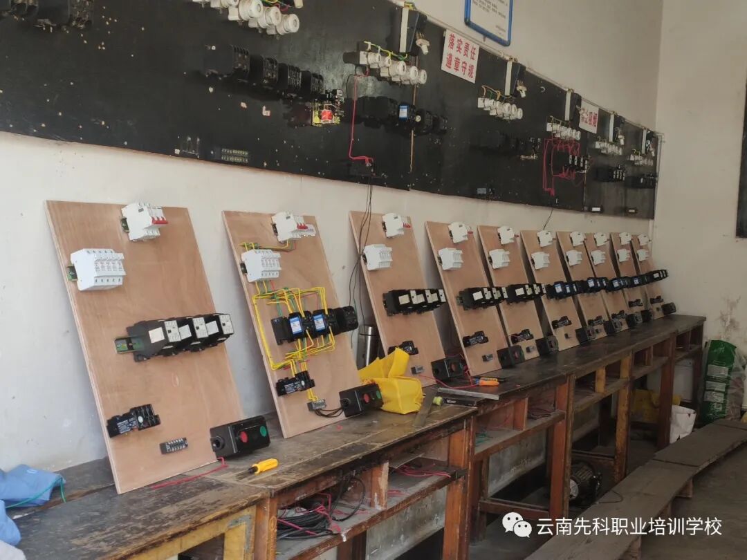 Electrical Engineering Class Student Circuit Board Production Internship
