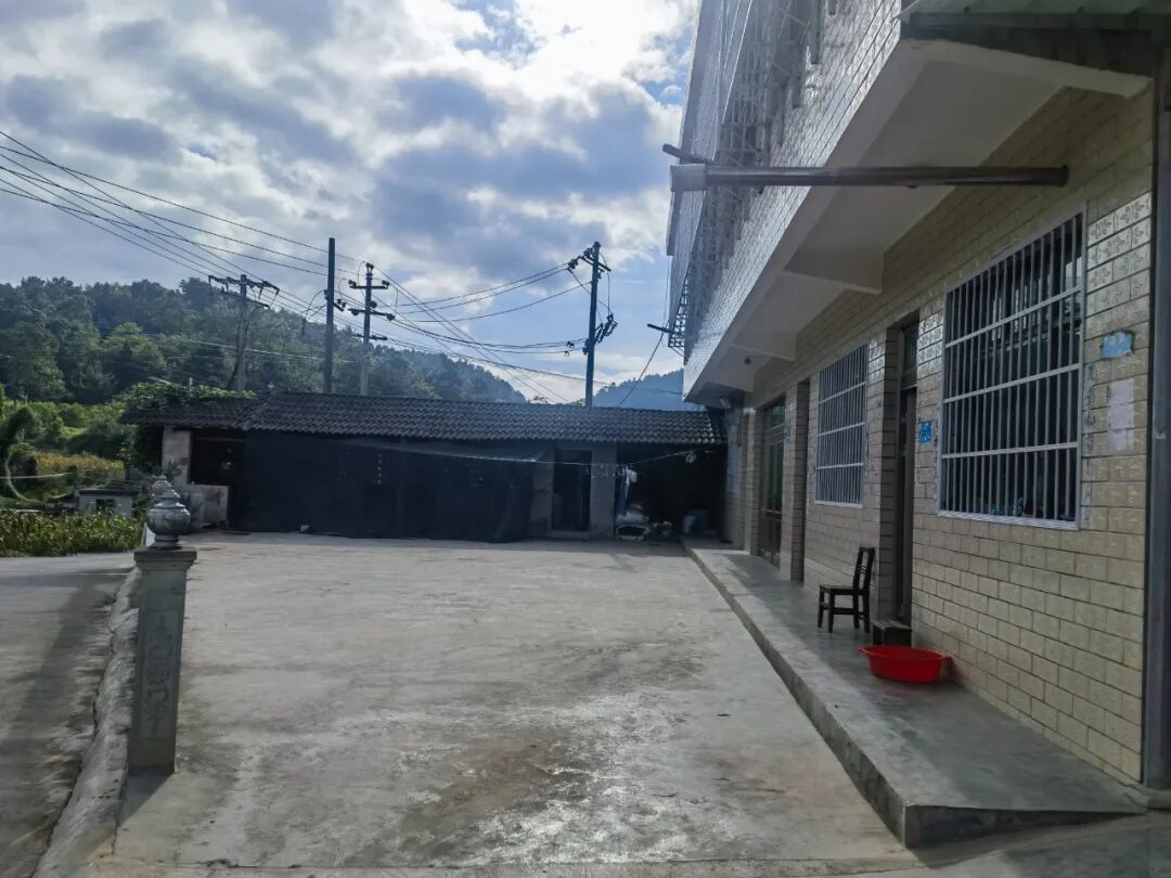 Revitalizing Hot Spring Town: A Benchmark Household's Transformation through 'Two Cleanings, Two Modifications, and Two Governance'