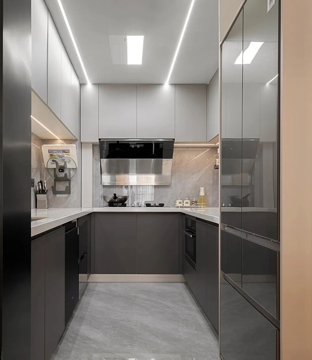 Maximizing Kitchen Space with Embedded Storage and Smart Design