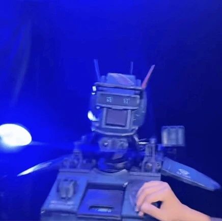 Columbia PhD Graduate Returns to China to Start Business with Facial Recognition Robots, Exploring New Paradigms in AI Robotics