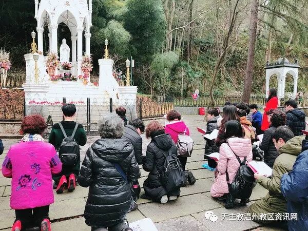 Pilgrimage of the Haixing Praise Group from Wenzhou Diocese to Shanghai