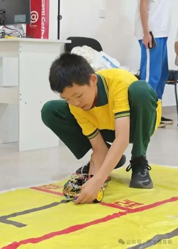 First-Year AI Exploration Team Visits Beihang University Engineering Practice and Innovation Center for "Exploring Artificial Intelligence"