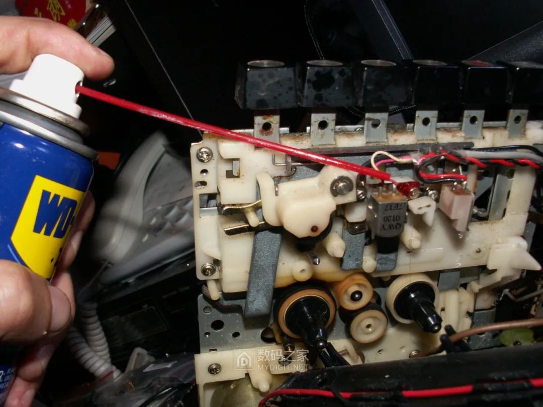 Disassembling a 50-Year-Old Panasonic Tape Recorder: Circuit Board Details Worth Seeing