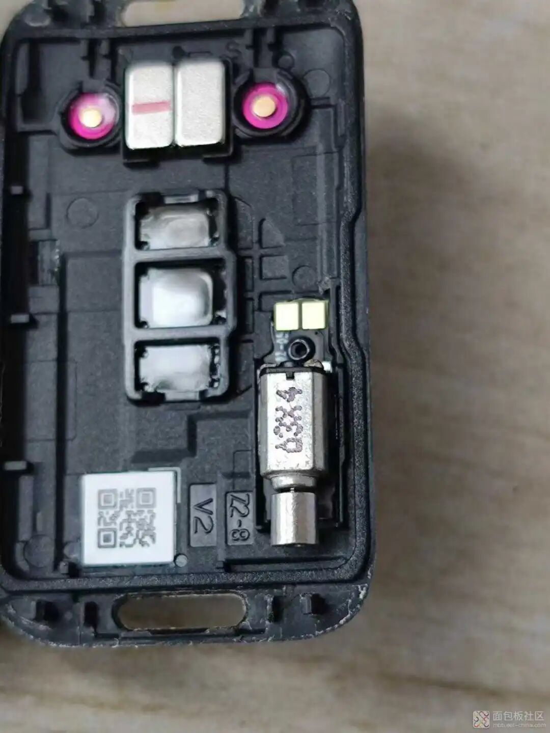 Disassembling the Huawei Band: Exploring the Main Control Chip