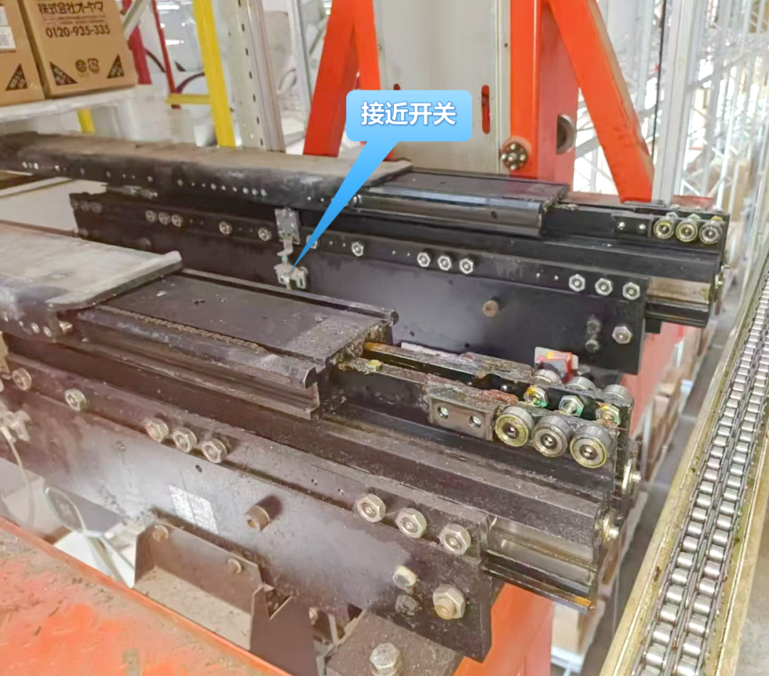 Application of Sensors in Intelligent Logistics Stacking Machines