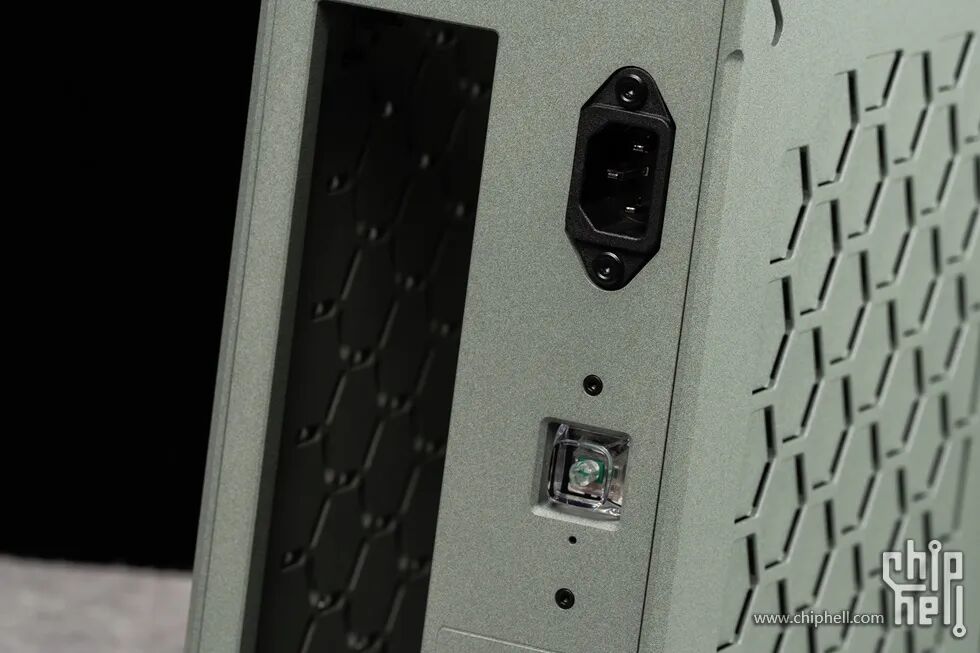 Industrial Aesthetics of the Computer