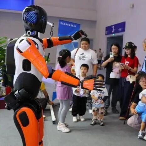 Chinese Robots Achieve Dual Excellence, Industry Applications Enter a New Era