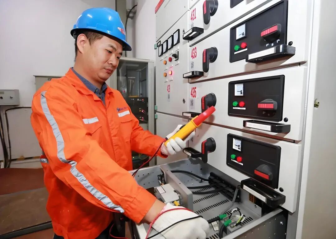 From Electrician to Senior PLC Engineer: A Comprehensive Guide to Career Advancement and Salary Overview