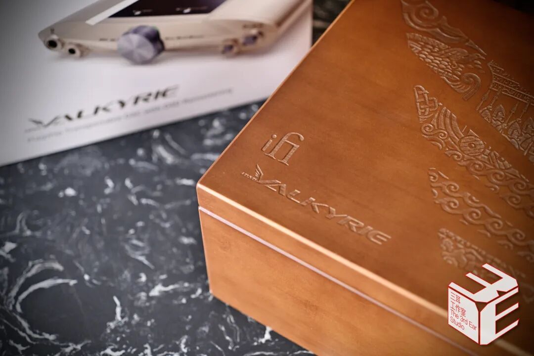 Strange yet 'Unique': Portable High-Performance DAC/Headphone Amplifier iFi Valkyrie