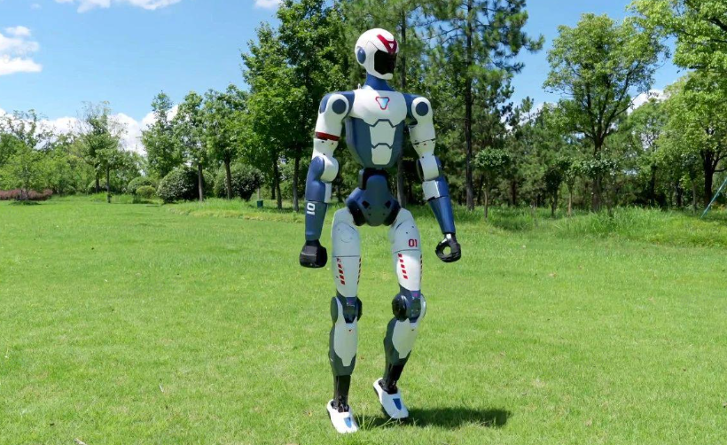 The Humanoid Robot Priced at 39,900 Yuan: How Soon Will the 'Robot Tax' Arrive?