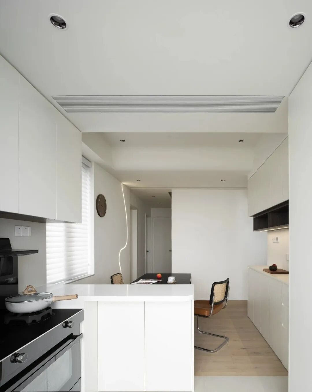 Maximizing Kitchen Space with Embedded Storage and Smart Design
