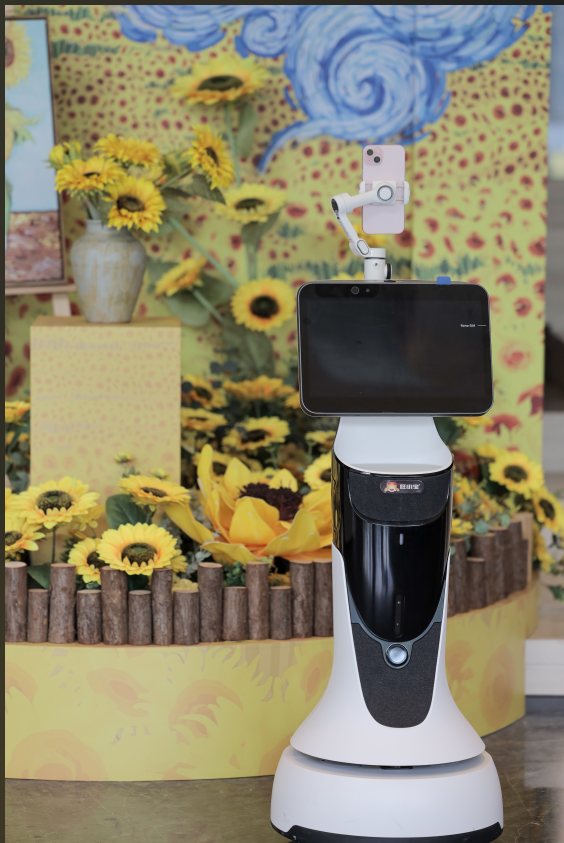 When Real Estate Goes 'Mobile': AI Live Streaming Robots Redefine Customer Acquisition and Sales