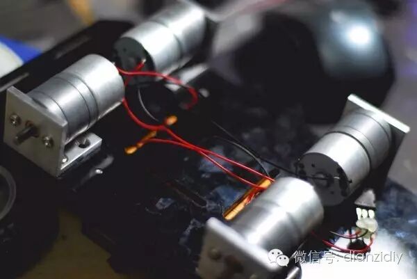 Engineer’s Story of DIY WiFi Robot Design